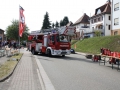 Drehleiter rückt zu einem Einsatz aus