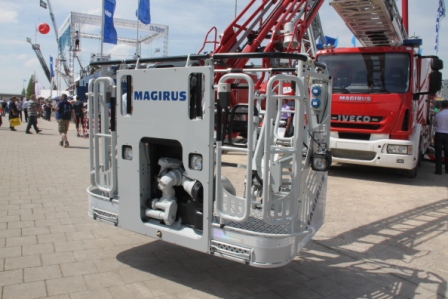 Neuer Drehleiterkorb der Firma Magirus