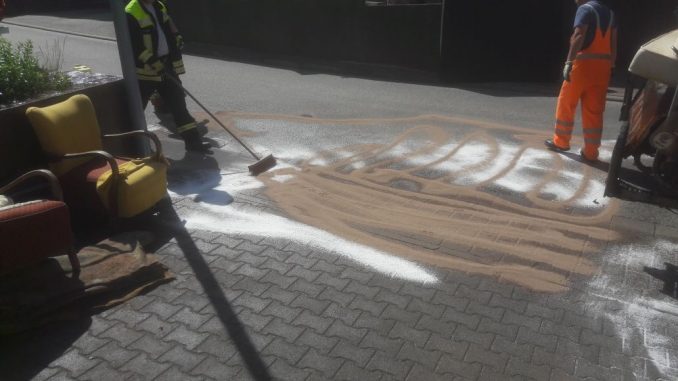 9. Mai 2018 - Auslaufendes Hydrauliköl, Otterbach Morlauterer Straße