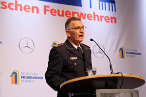 DFV-Präsident Hartmut Ziebs während des 13. Berliner Abend der deutschen Feuerwehren. Bild: DFV