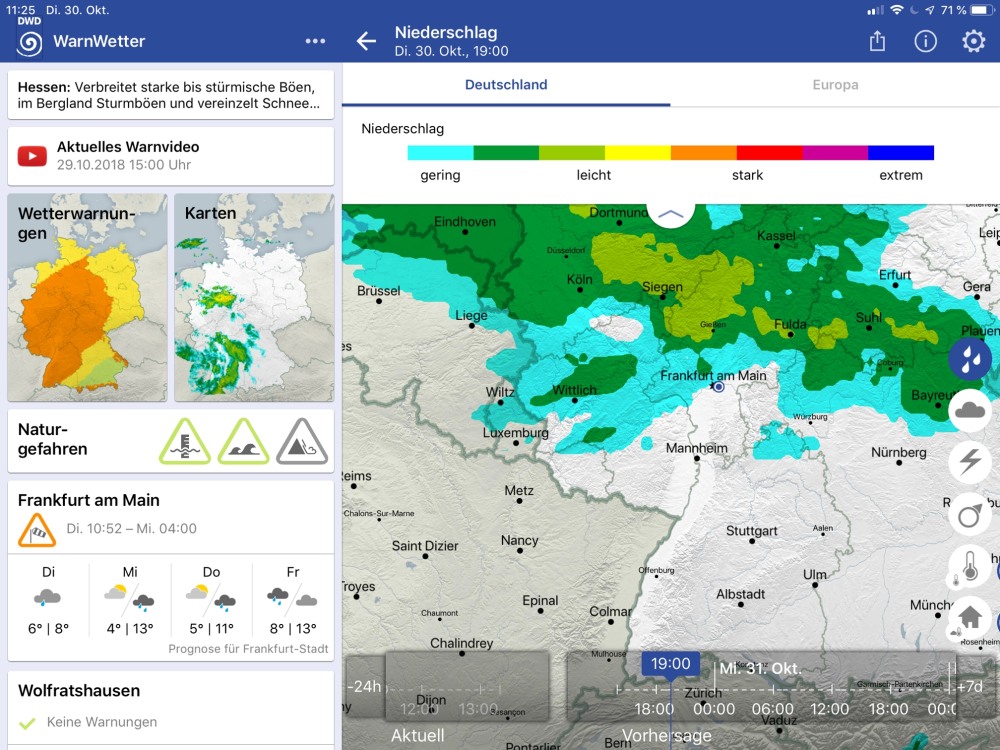 Der Startbildschirm der WarnWetter-App 2.0 wurde übersichtlicher und damit intuitiv besser bedienbar gestaltet. Der früher separate Bereich „Orte“ wurde in den Bereich „Karten“ integriert und ist durch das Haussymbol im Hauptbereich (rechte Seite, unterstes Icon) ansteuerbar und individuell konfigurierbar. Unverändert bleiben die unmittelbar auf Wettergefahren verweisenden Bereiche ‚Wetterwarnungen‘, ‚Naturgefahren‘ und anlassbezogen ‚Aktuelles Warnvideo‘.