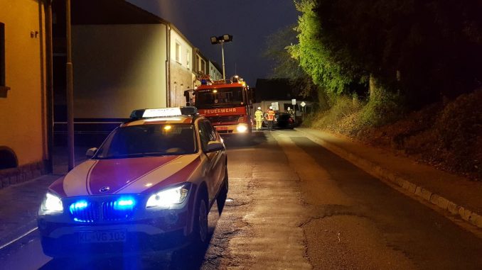 15. November 2018 - Pkw-Brand und Verkehrsunfall, Otterbach Otterstraße