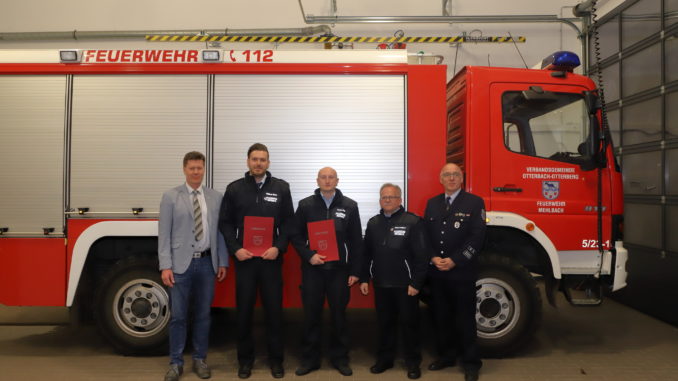 Bürgermeister Harald Westrich, Marco Raßbach, Sven Budras, stv. Wehrführer Kevin Graafland, Wehrführer Andreas Feurich und Wehrleiter Matthias Apfelbeck.