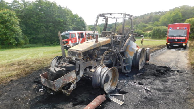 18. Juli 2019 - Traktor- und Flächenbrand, Niederkirchen-Heimkirchen