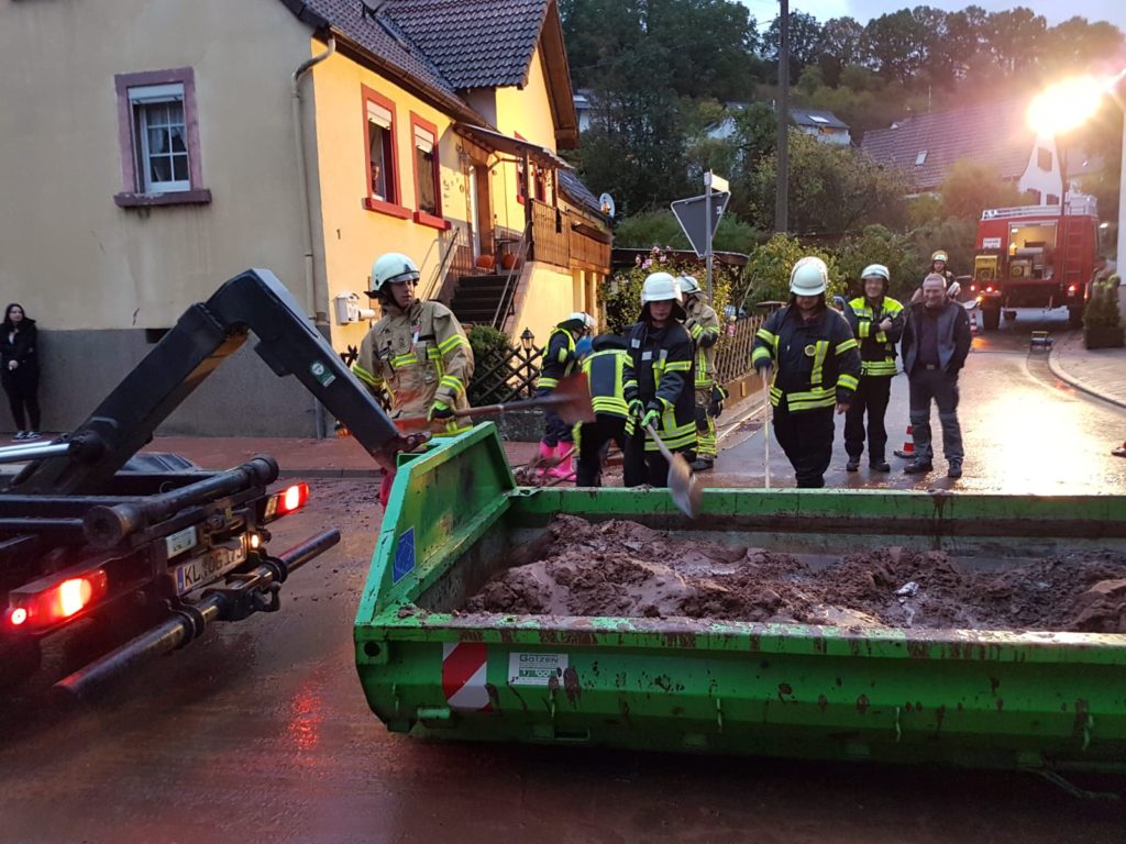 Hirschhorn, Feuerwehreinsätze nach Gewitter mit Starkregen