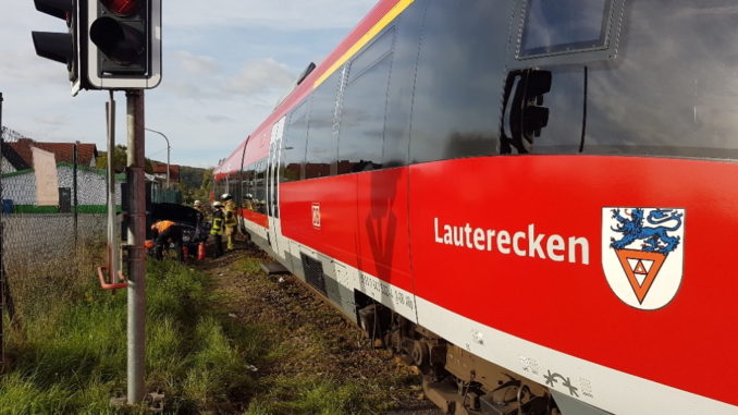 28. Oktober 2019 - Zug gegen Pkw, Katzweiler Ziegelhütterstraße