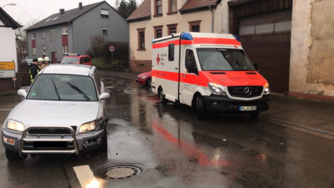 1. Februar 2020 - Verkehrsunfall, Otterbach Einmündung Haupt-, Konrad-Adenauer-, Otterstraße