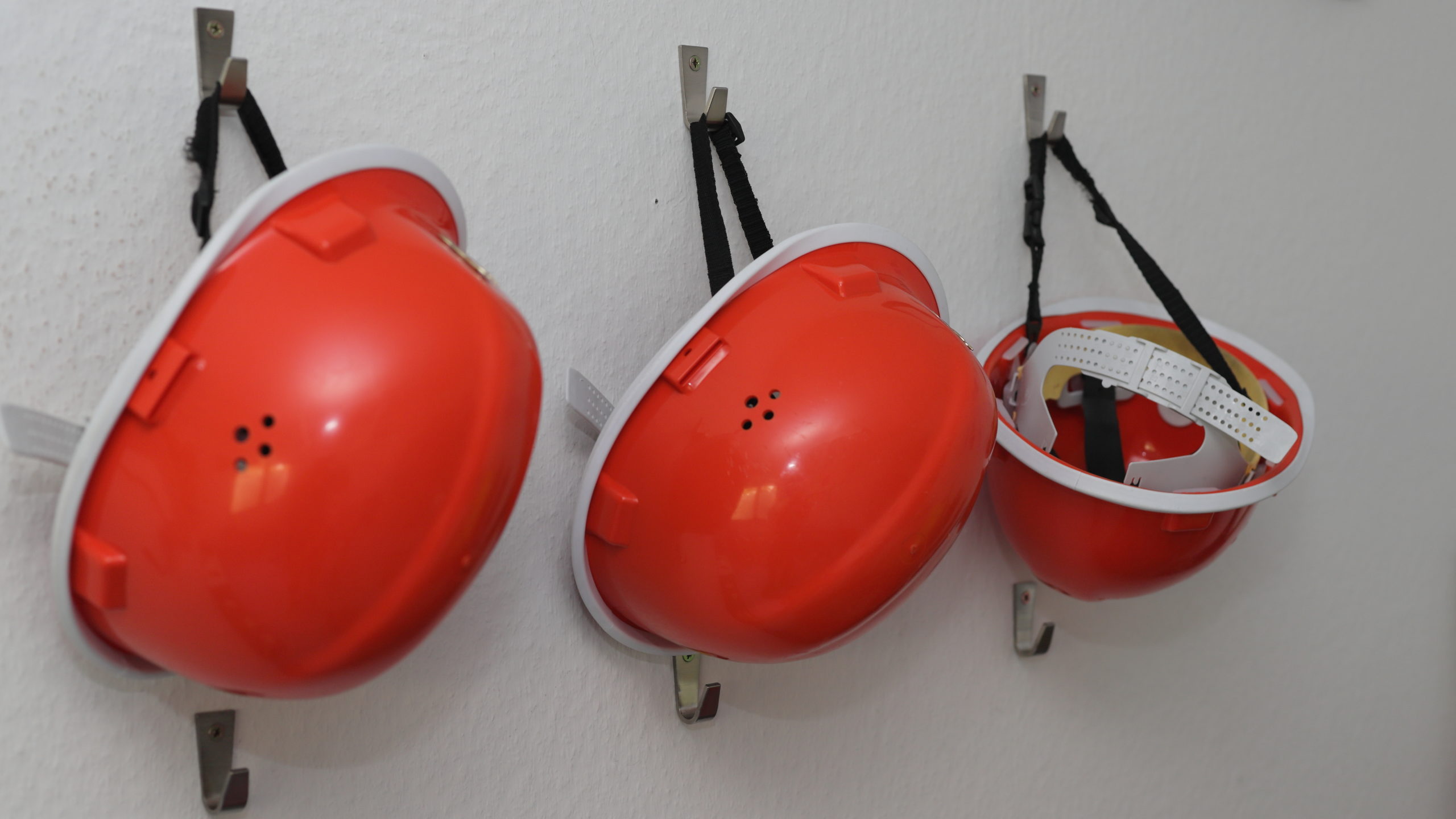 Ab Juli nehmen die Mädchen und Jungen die Helme von den Haken.
