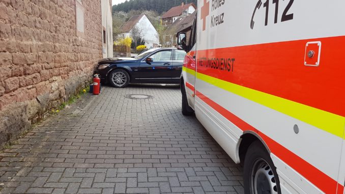 20. April 2021, Frankelbach Bergstraße, Zwei Verletzte nach Verkehrsunfall
