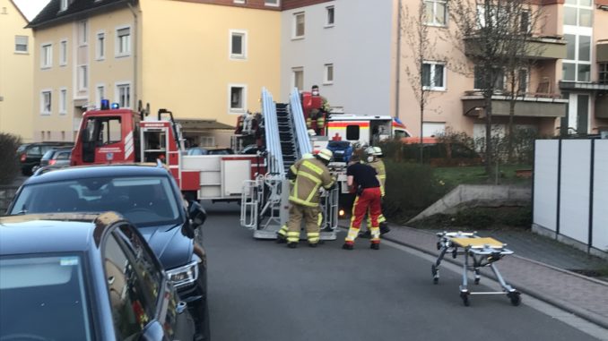 12. April 2021 - Unterstützung Rettungsdienst, Otterberg Wiesenstraße