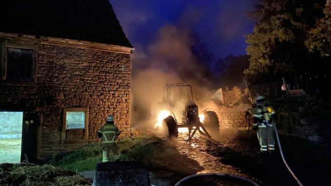 25. Mai 2021 - Traktorbrand, Niederkirchen Amoshof