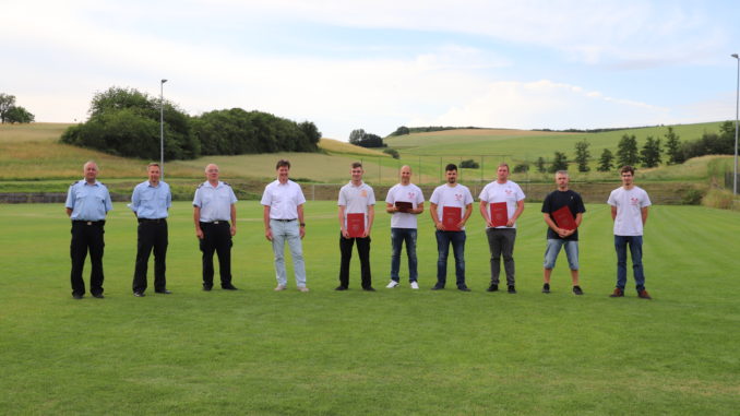 Gruppenbild mit der Feuerwehr Heiligenmoschel.