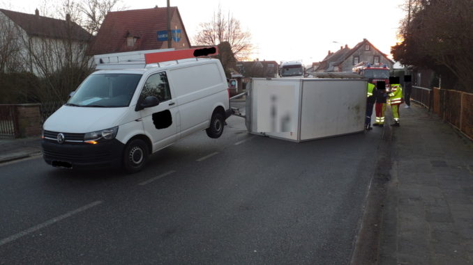 12. Januar 2022 - Verkehrsunfall, Otterbach Katzweilerstraße