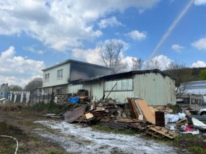 27. April 2022 - Gebäudebrand, Kaiserslautern-Eselsfürth Langenbachstraße