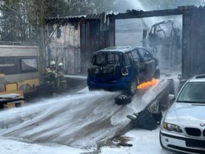 27. April 2022 - Gebäudebrand, Kaiserslautern-Eselsfürth Langenbachstraße