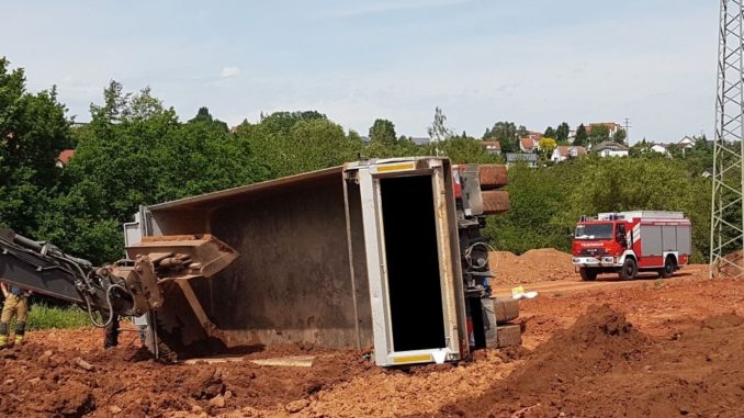 20. Mai 2022 - Auslaufende Betriebsstoffe, Otterberg Hannah-Lothrop-Straße