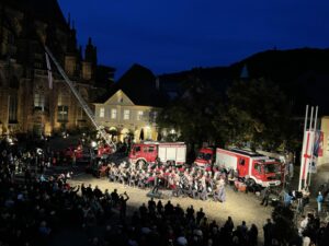 "Klangfeuer": Musikvorführung am Freiburger Münster beim 12. Bundeswertungsspielen (Foto: Silvia Oestreicher/DFV)