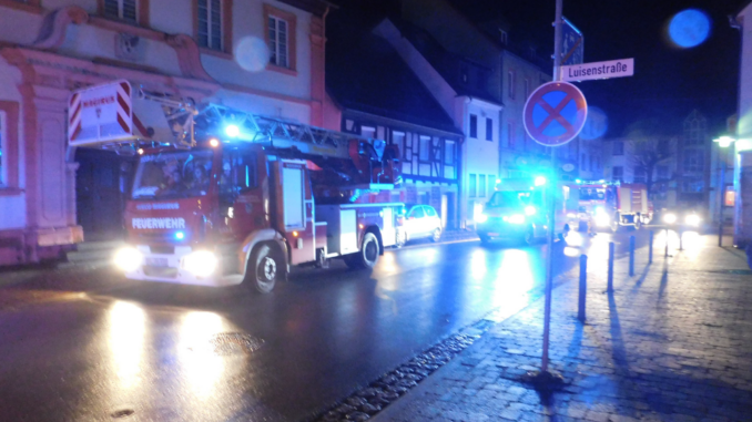 12. Januar 2023 - Rauchentwicklung aus Gebäude, Otterberg Hauptstraße