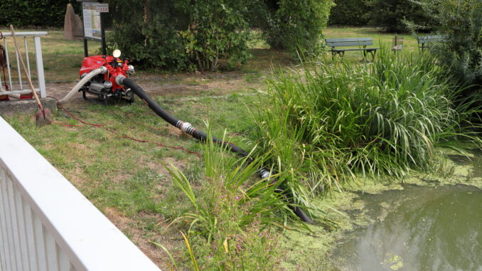 Die Wasserentnahme für die Löschwasserversorgung über die lange Schlauchleitung war der Weiher in Niederkirchen-Morbach. In der Weiherstraße wurde über ein Oberflurhydrant das Löschwasser für die Tanklöschfahrzeuge entnommen.