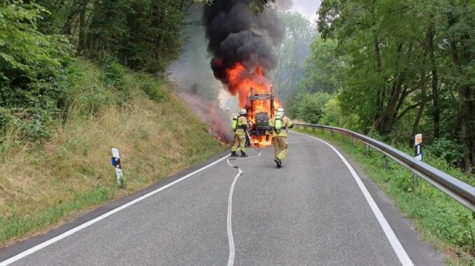 3. Juli 2023 - Fahrzeugbrand, K32 Niederkirchen-Heimkirchen - Kreuzhof