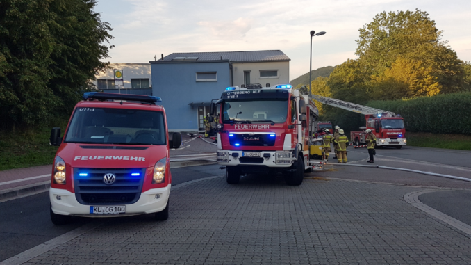 17. August 2023 - Rauchentwicklung aus Gebäude, Otterberg Schulstraße