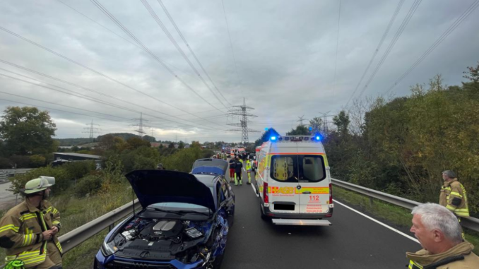 12. Oktober 2023 - Verkehrsunfall, B270 Otterbach - Kaiserslautern-Erfenbach
