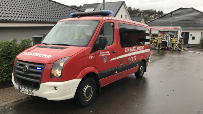 Einsatzleitwagen an der Einsatzstelle.