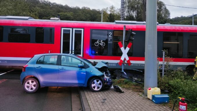 10. September 2024 - Verkehrsunfall Pkw / Zug, Bahnübergang Sulzbachtal