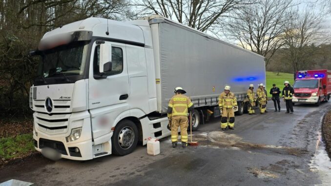 8. Dezember 2024 – Auslaufende Betriebsstoffe, B270 Hirschhorn – Olsbrücken (Parkplatz)