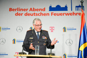 DFV-Präsident Karl-Heinz Banse, Berliner Abend der deutschen Feuerwehren 2025, Foto: Katrin Neuhauser/DFV