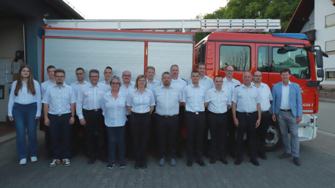 Gruppenbild der Feuerwehr Olsbrücken.