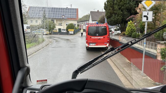 25. September 2025 – Rauchentwicklung aus Gebäude, Schallodenbach Felsstraße