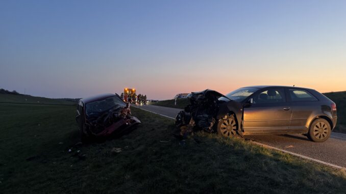 Die beiden Unfallfahrzeuge. Bild: Jörg Tremmel / Feuerwehr