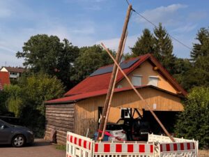 31. Juli 2026 - Telefonmast droht umzustürzen, Otterberg Eckstraße