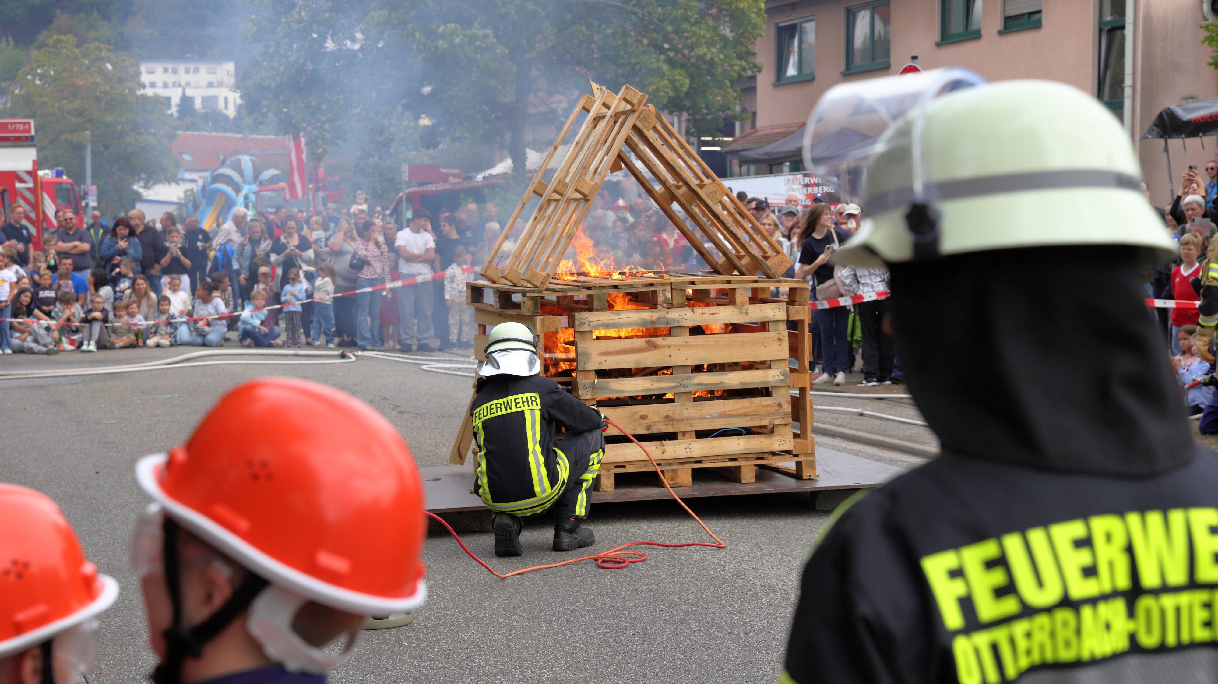 Jugendfeuerwehr Otterberg, Vorführung Löschangriff, Bild: Harald Laier / Feuerwehr