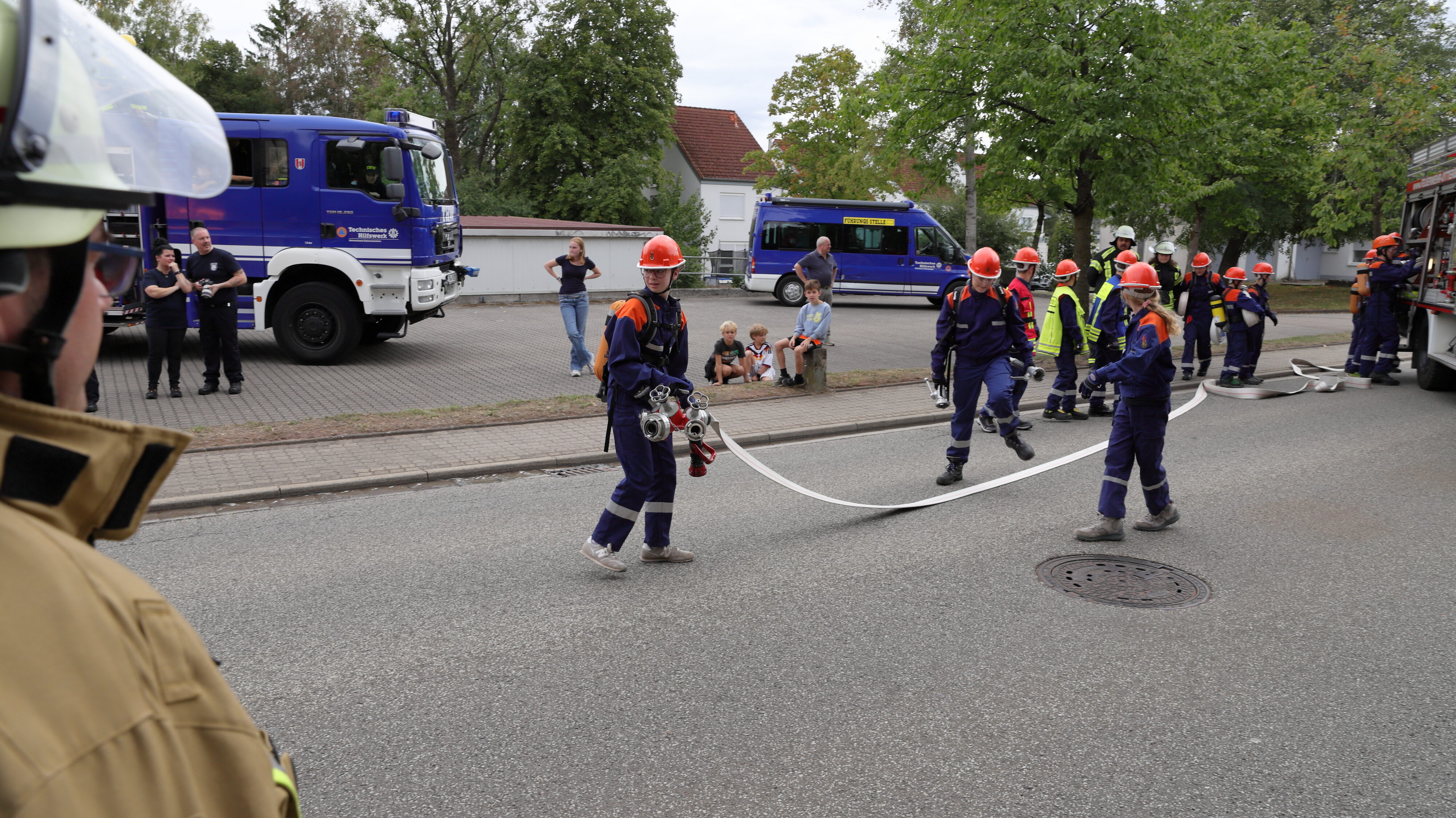 Jugendfeuerwehr Otterberg, Vorführung Löschangriff, Bild: Harald Laier / Feuerwehr