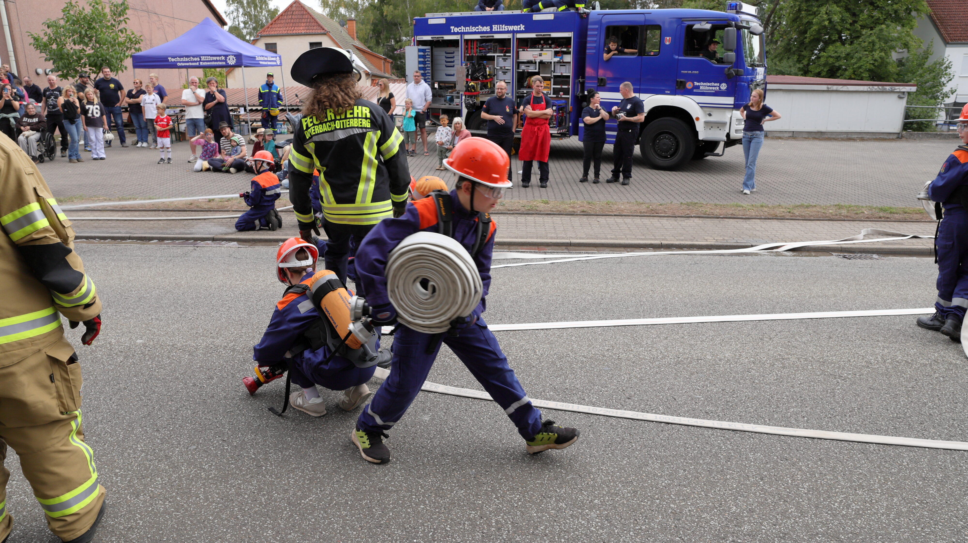 Jugendfeuerwehr Otterberg, Vorführung Löschangriff, Bild: Harald Laier / Feuerwehr