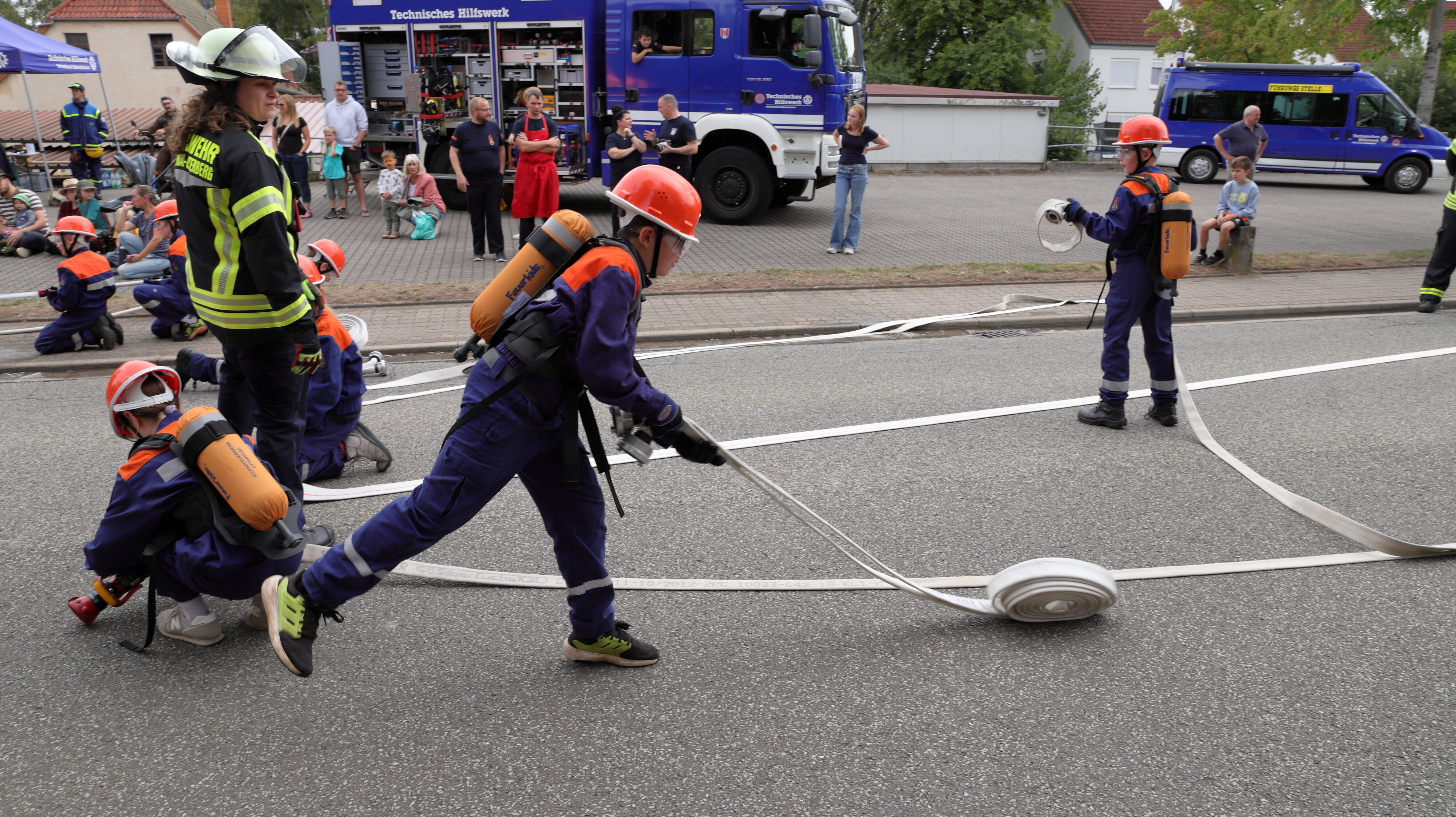 Jugendfeuerwehr Otterberg, Vorführung Löschangriff, Bild: Harald Laier / Feuerwehr