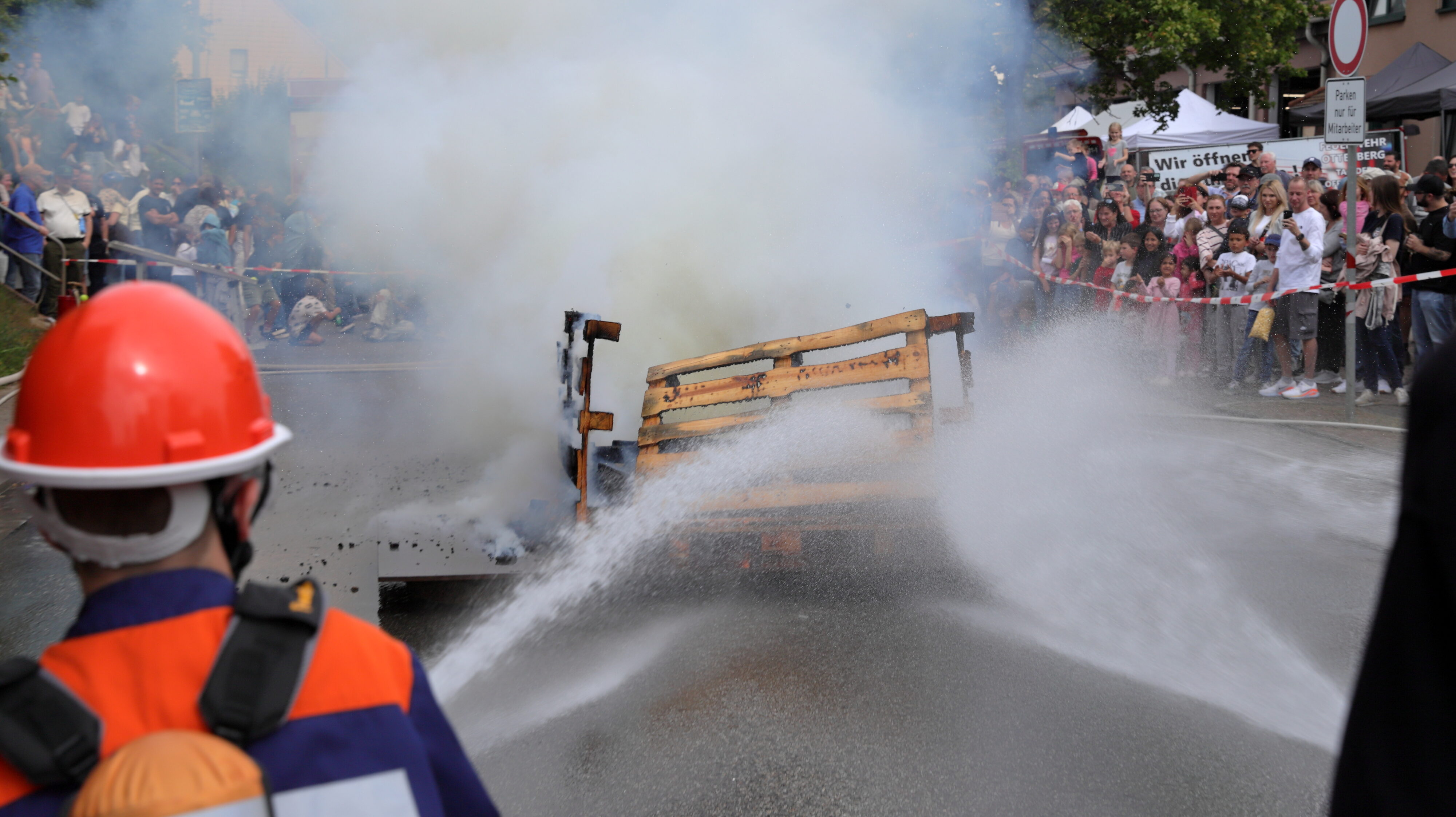 Jugendfeuerwehr Otterberg, Vorführung Löschangriff, Bild: Harald Laier / Feuerwehr